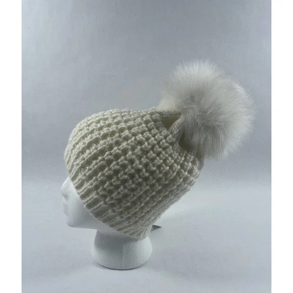 KYI KYI WOMEN’S CLASSIC FOX FUR WAFFLE KNIT POM POM BEANIE IVORY, ONE SIZE - Picture 3 of 8